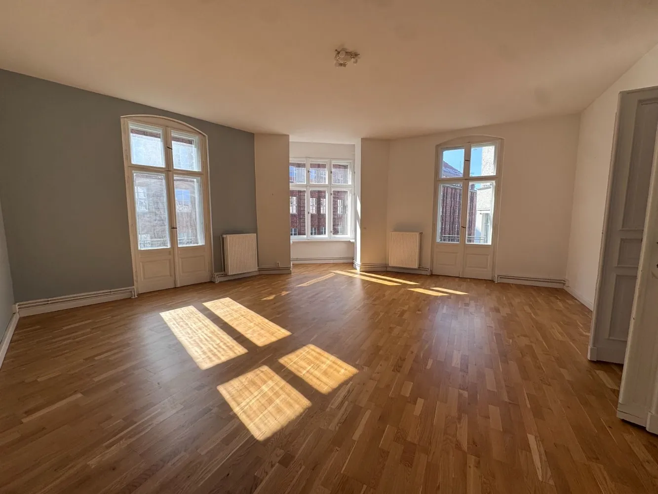 6 Zimmer Wohnung mit 192 m² in Berlin – Bild 1