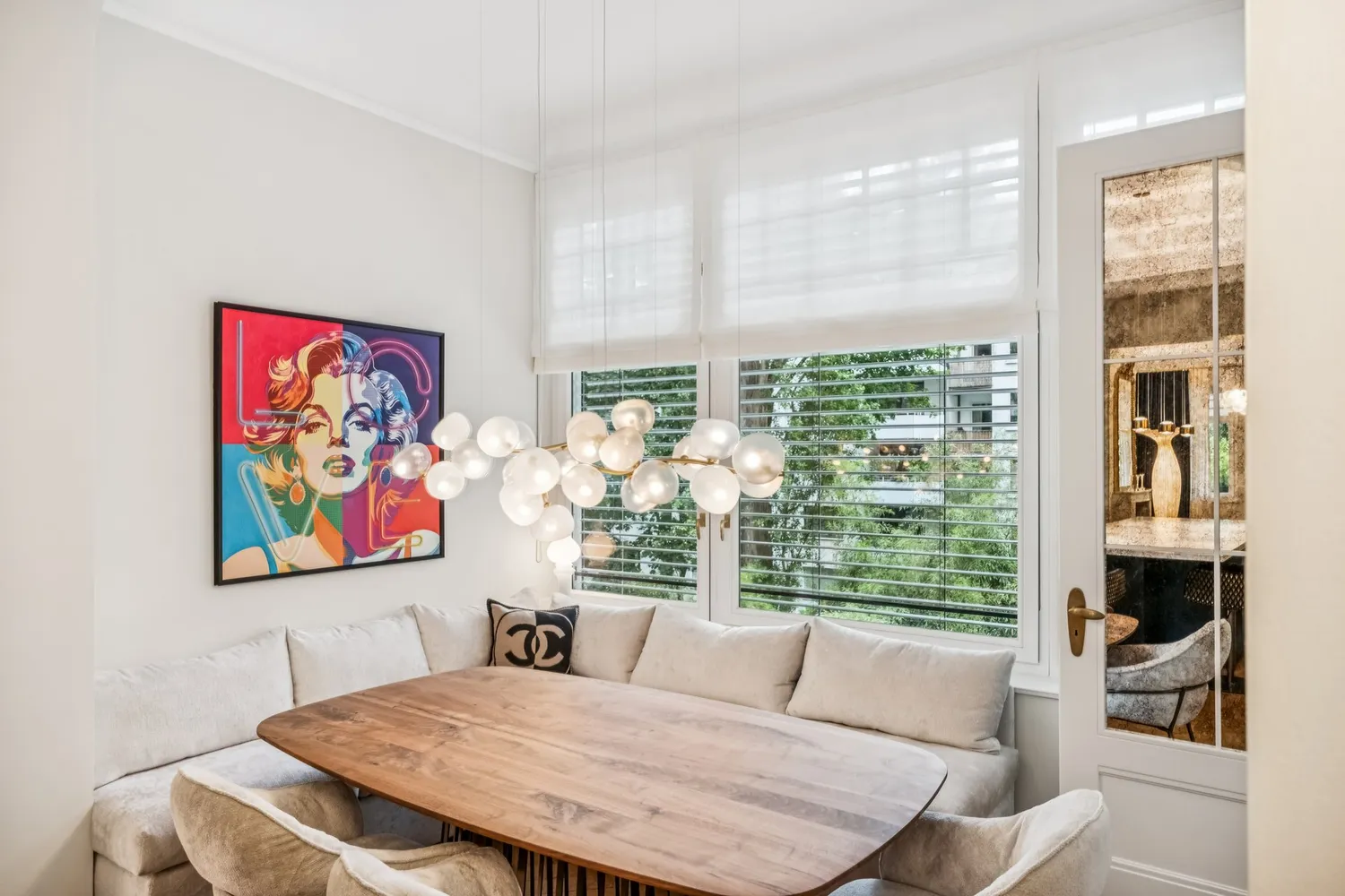 11 Zimmer Haus mit 475 m² in Düsseldorf – Bild 2