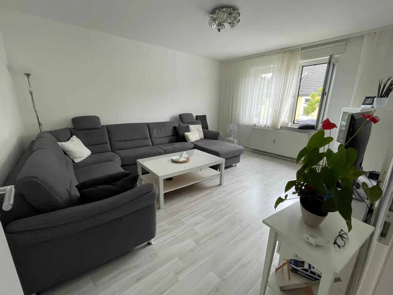 4 Zimmer Wohnung mit 66 m² in Duisburg – Bild 1