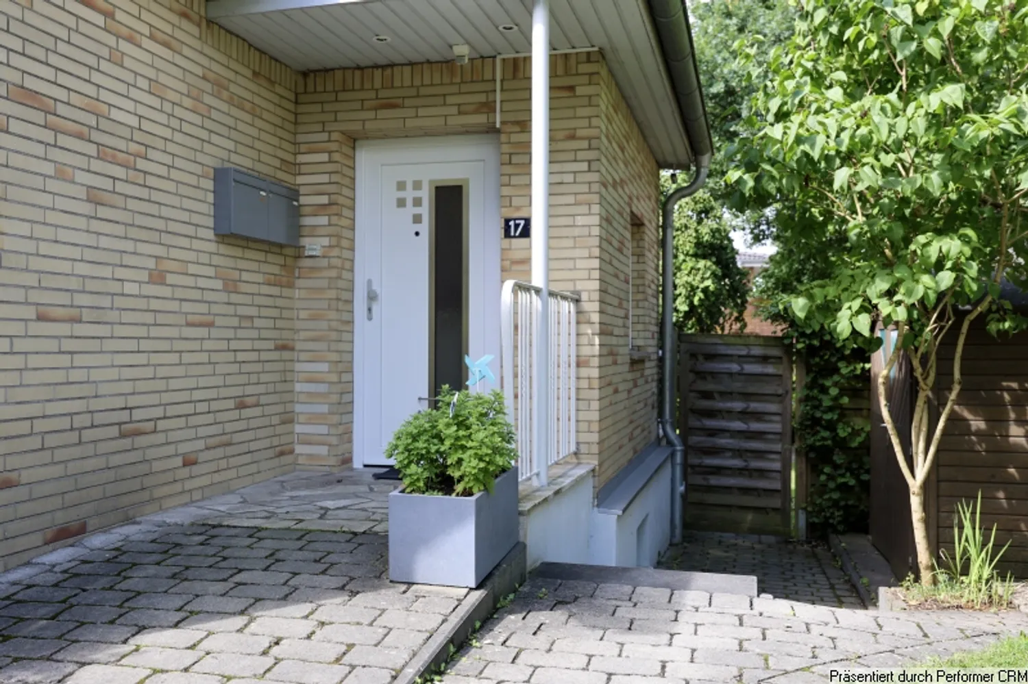 5 Zimmer Wohnung mit 112 m² in Hamburg – Bild 2