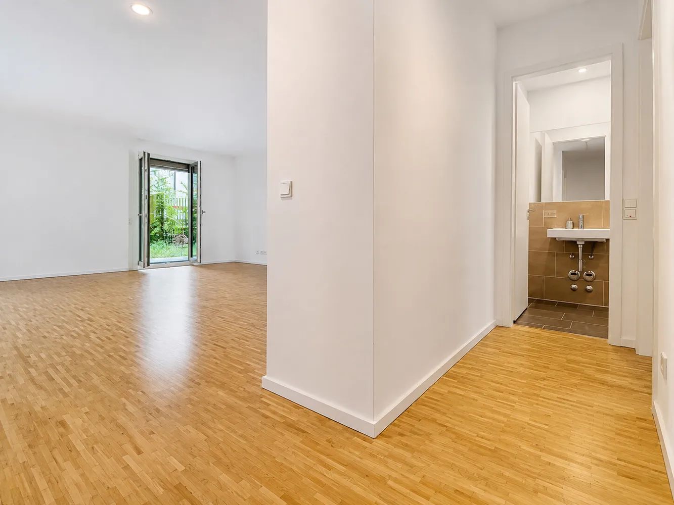 2 room apartment with 72 m² in Frankfurt am Main – Photo 2