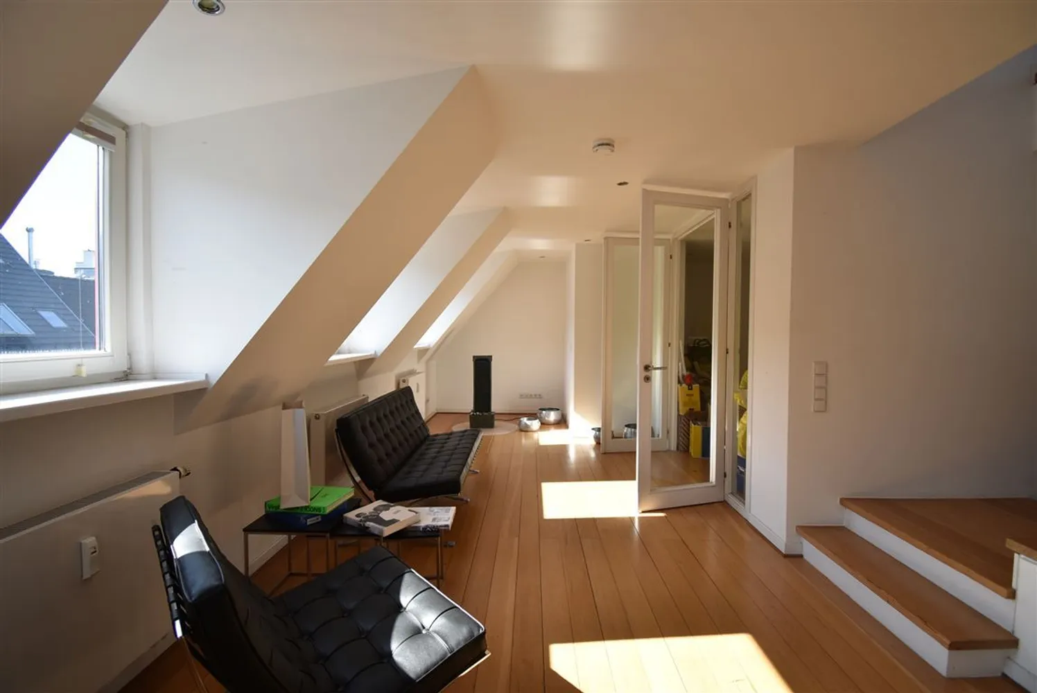 5 Zimmer Wohnung mit 219 m² in Düsseldorf – Bild 2