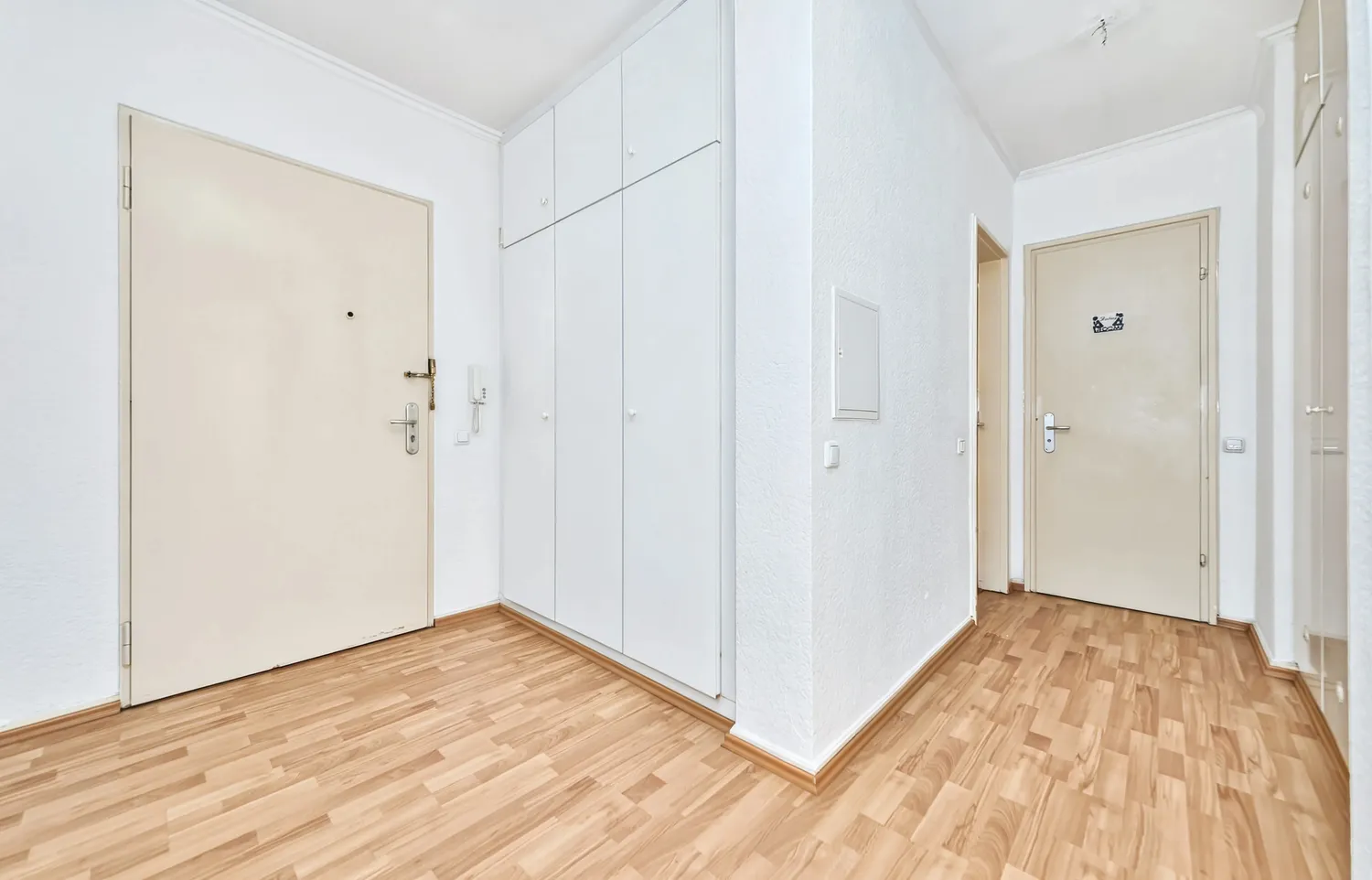 3 Zimmer Wohnung mit 85 m² in Wiesbaden – Bild 3