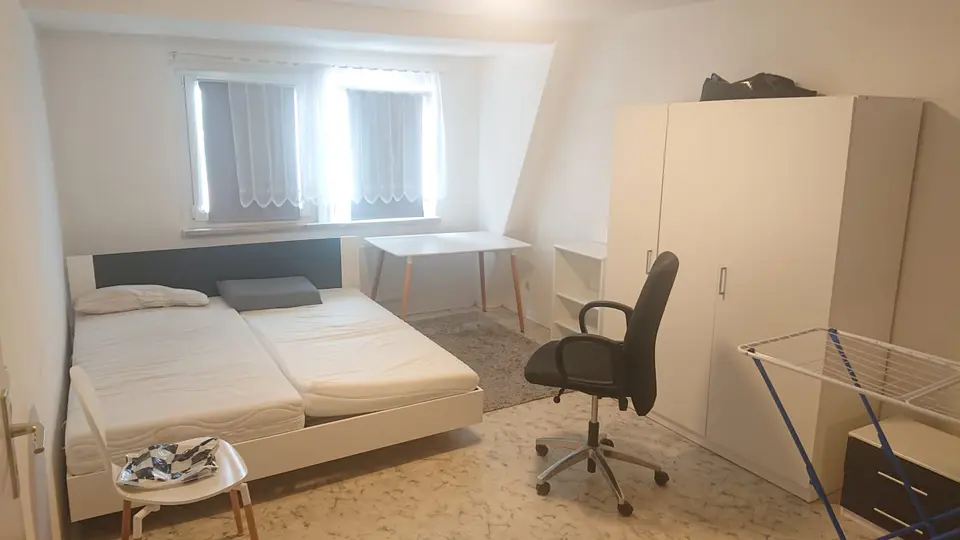 WG-Zimmer mit 120 m² in Freiberg – Bild 1