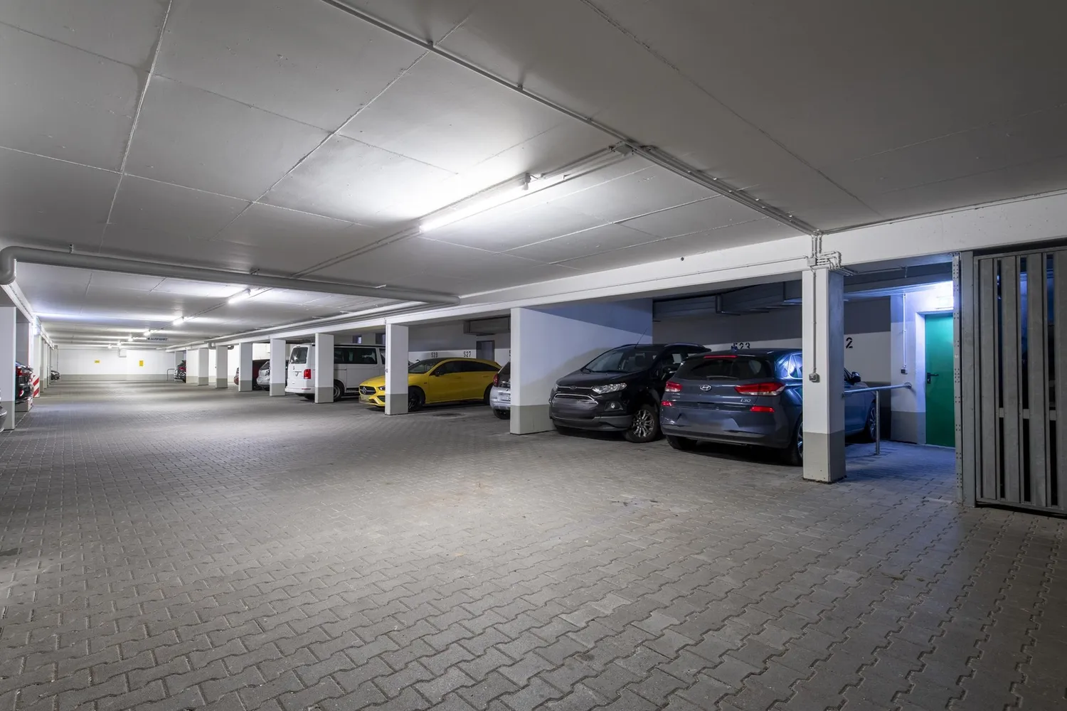 2 room apartment with 70 m² in Munich – Photo 12