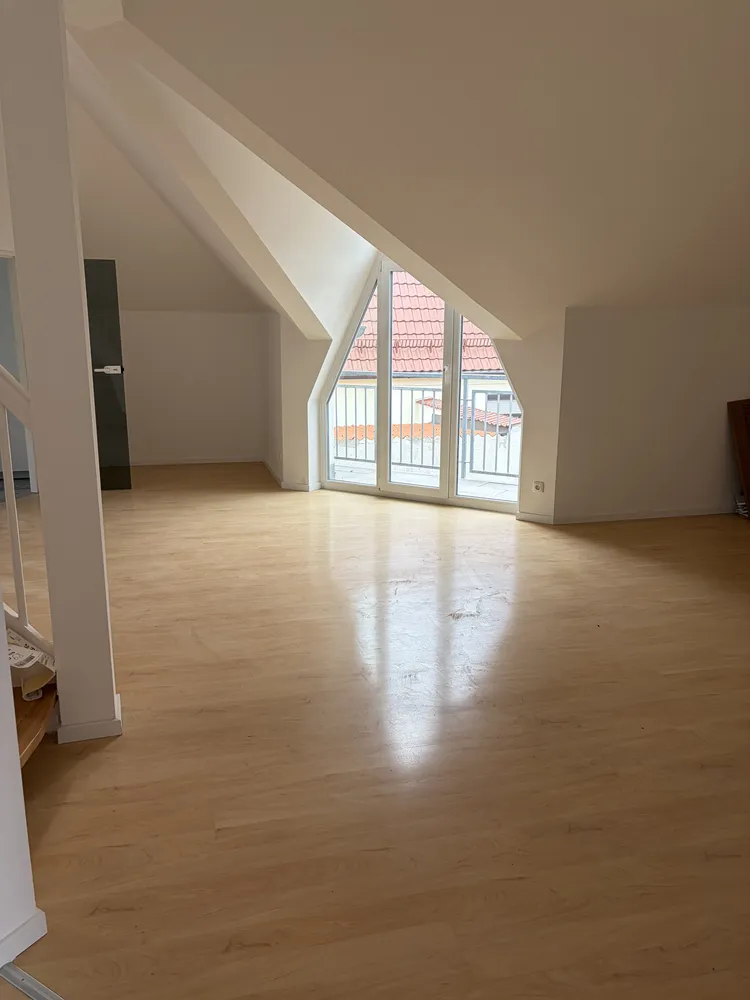 4 Zimmer Wohnung mit 110 m² in München – Bild 1
