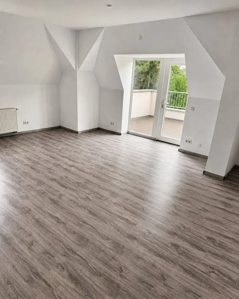 6 Zimmer Wohnung mit 173 m² in Crimmitschau – Bild 1