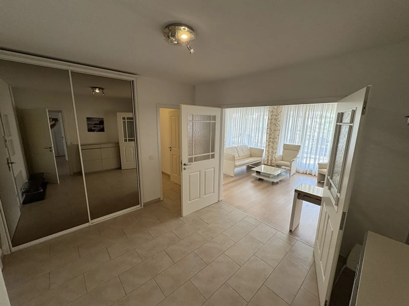 5 Zimmer Wohnung mit 203 m² in München – Bild 2