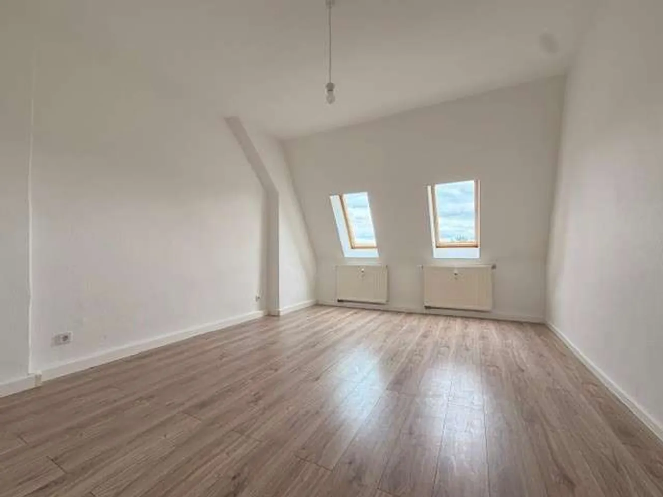 4 Zimmer Wohnung mit 109 m² in Plauen – Bild 12