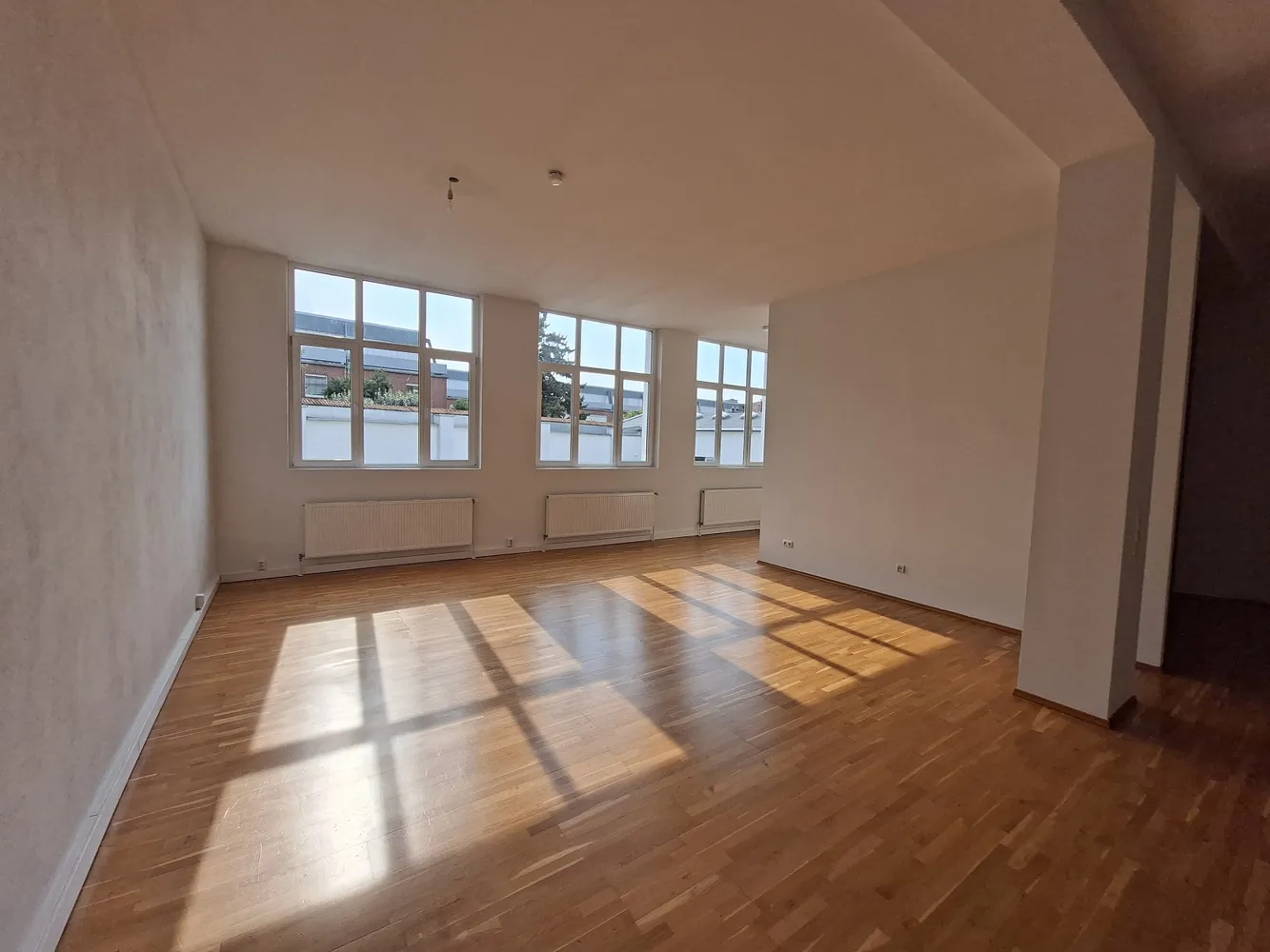2 Zimmer Wohnung mit 95 m² in Frankfurt am Main – Bild 2