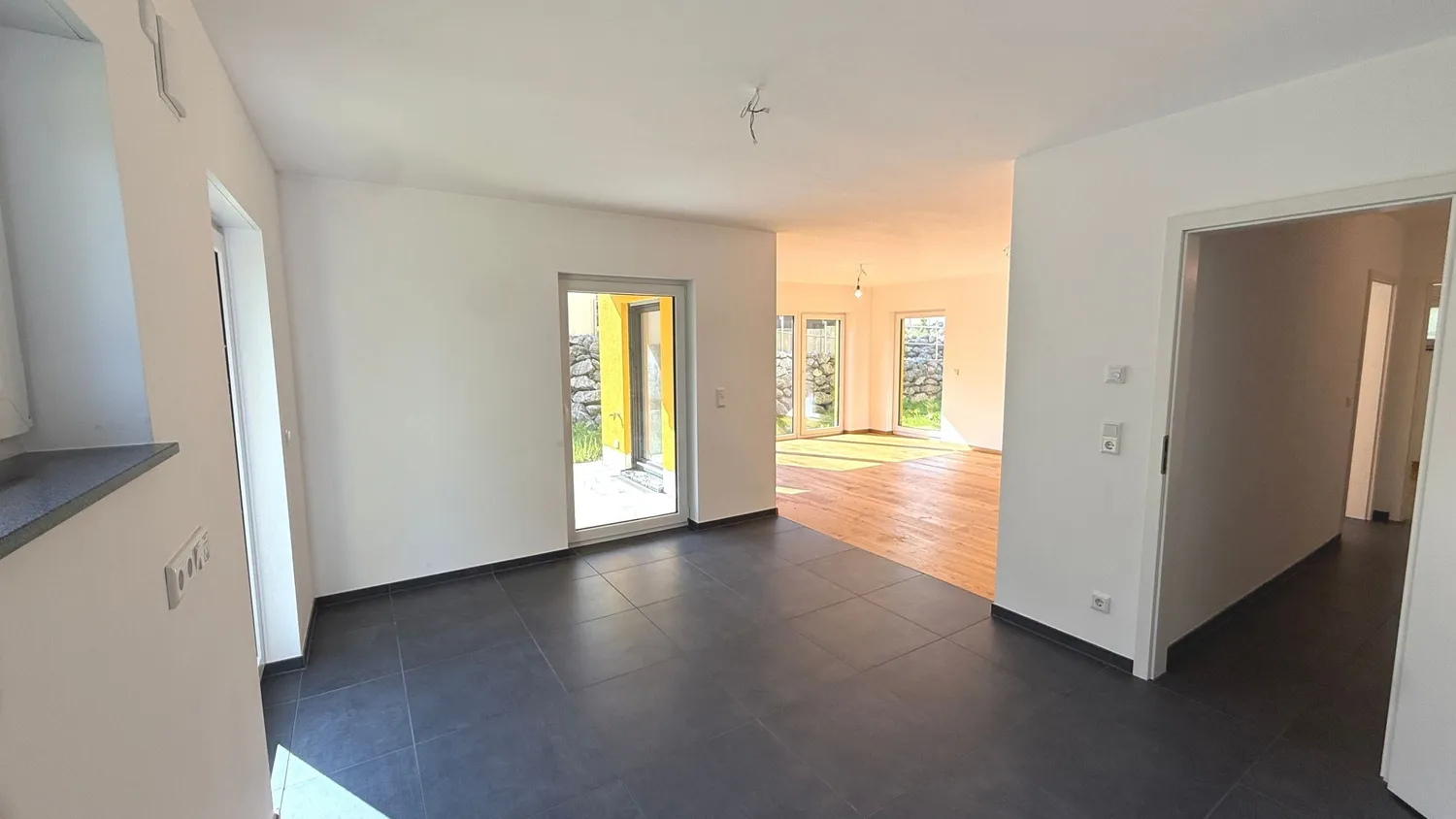 2 Zimmer Wohnung mit 77 m² in Wuppertal – Bild 4