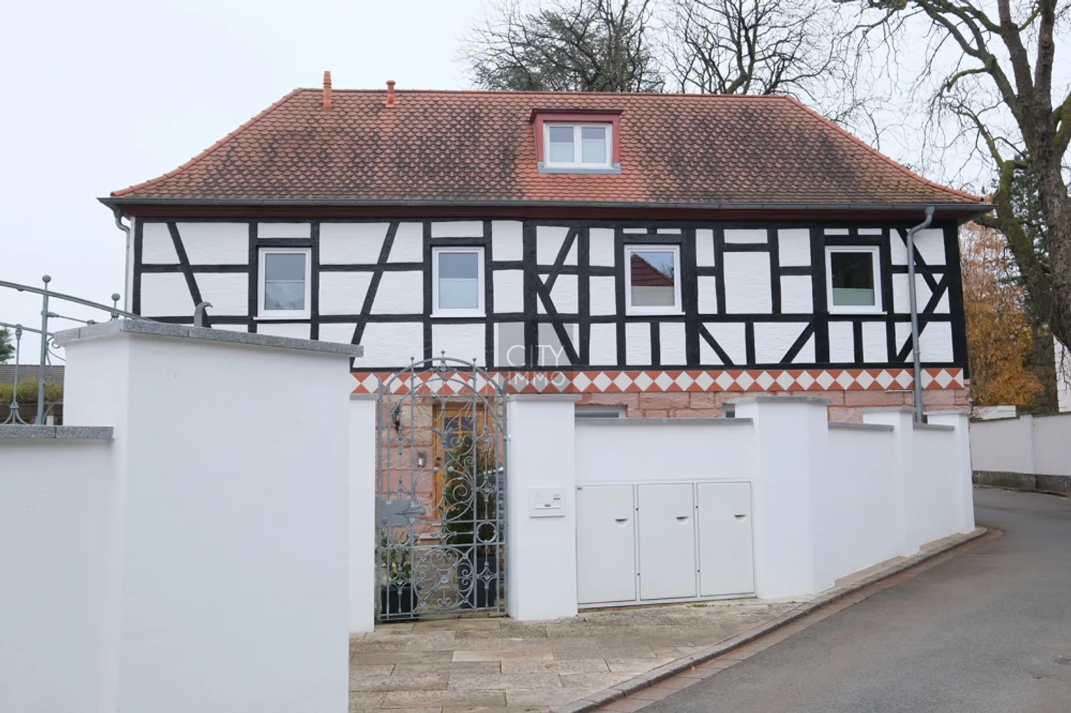 6 Zimmer Haus mit 180 m² in Nürnberg – Bild 1