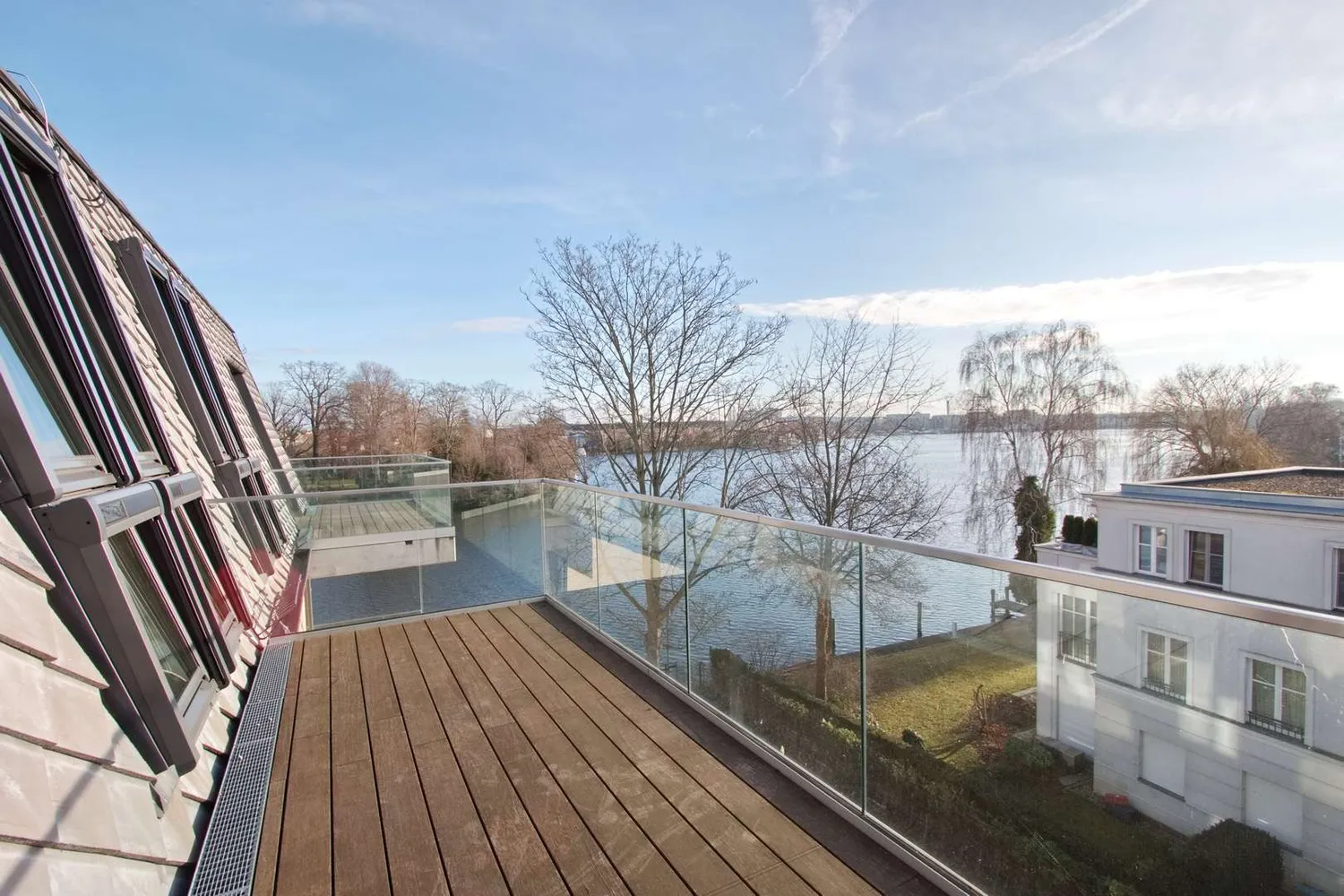 4 Zimmer Wohnung mit 158 m² in Berlin – Bild 2