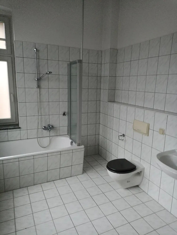 2 Zimmer Wohnung mit 104 m² in Halle (Saale) – Bild 6