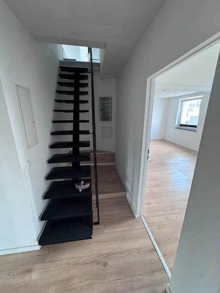 4 Zimmer Wohnung mit 120 m² in Neuss – Bild 3