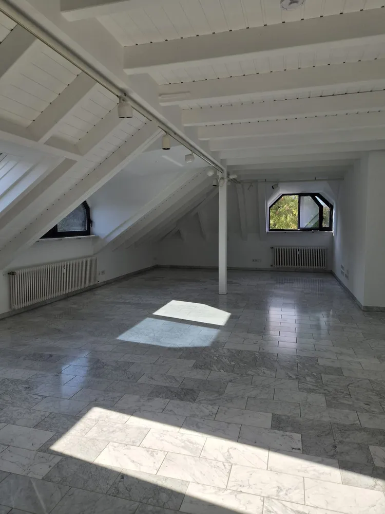 4 Zimmer Wohnung mit 90 m² in Stuttgart – Bild 1