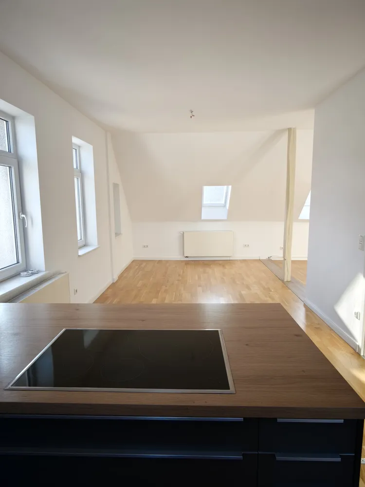 2 Zimmer Wohnung mit 104 m² in Hannover – Bild 1