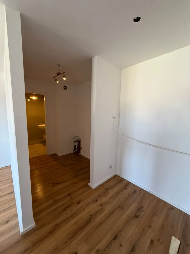 2 Zimmer Wohnung mit 42 m² in Freiburg im Breisgau – Bild 2