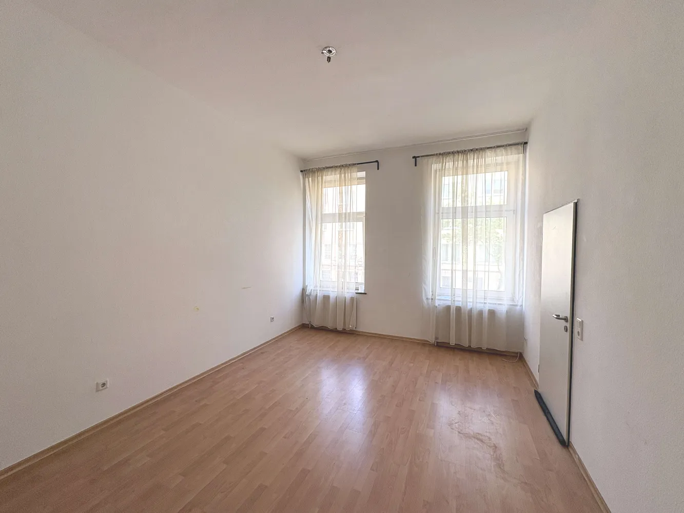 4 Zimmer Wohnung mit 95 m² in Düsseldorf – Bild 1