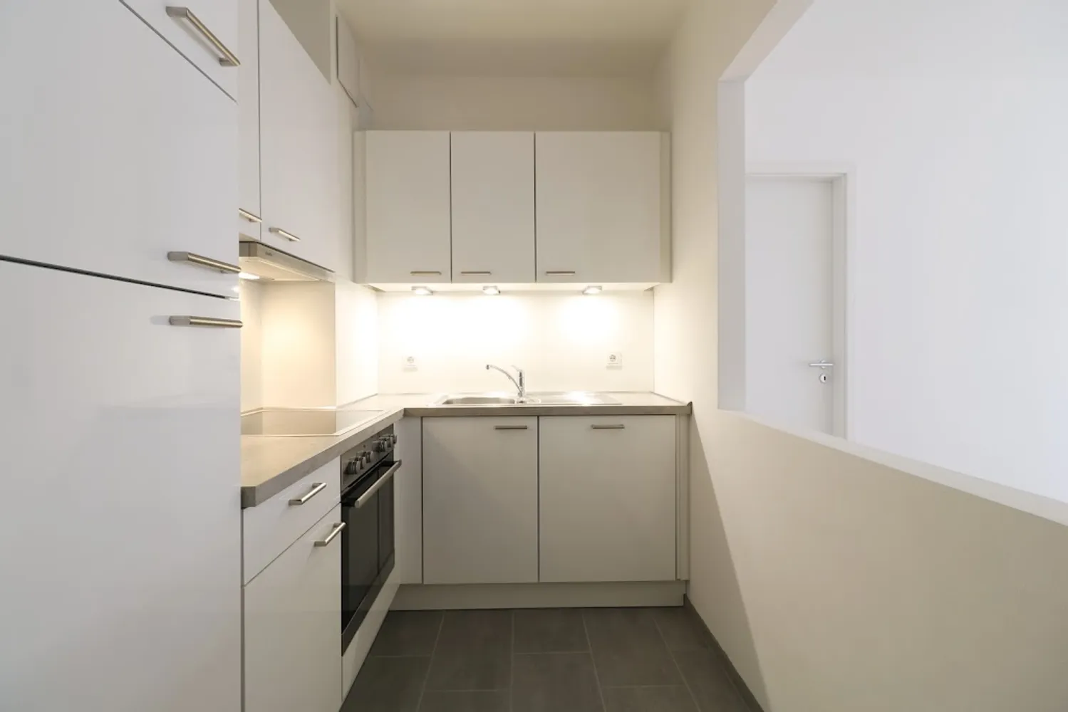 2 room apartment with 60 m² in Frankfurt am Main – Photo 3