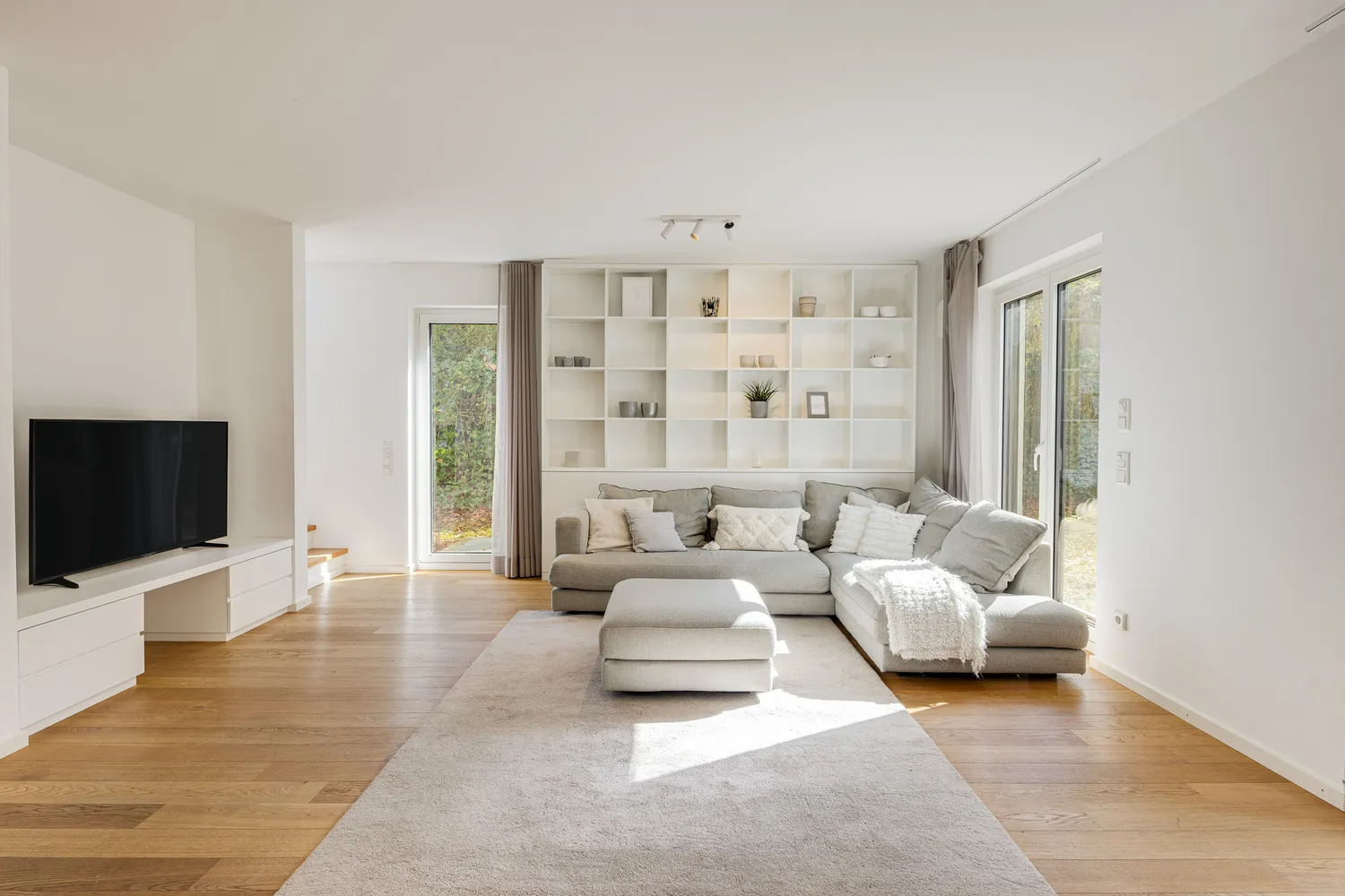 6 Zimmer Wohnung mit 180 m² in München – Bild 2
