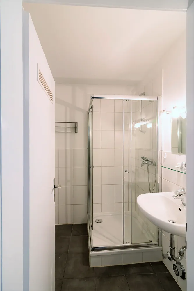 1 room apartment with 33 m² in Munich – Photo 5