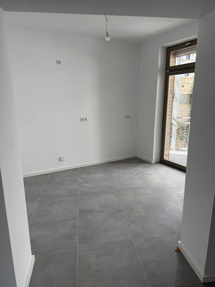 4 Zimmer Wohnung mit 100 m² in Halle (Saale) – Bild 3