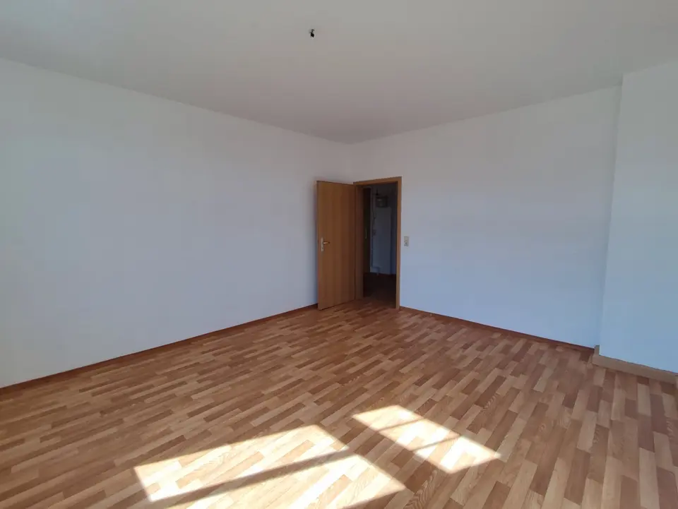 2 Zimmer Wohnung mit 68 m² in Löbau – Bild 2