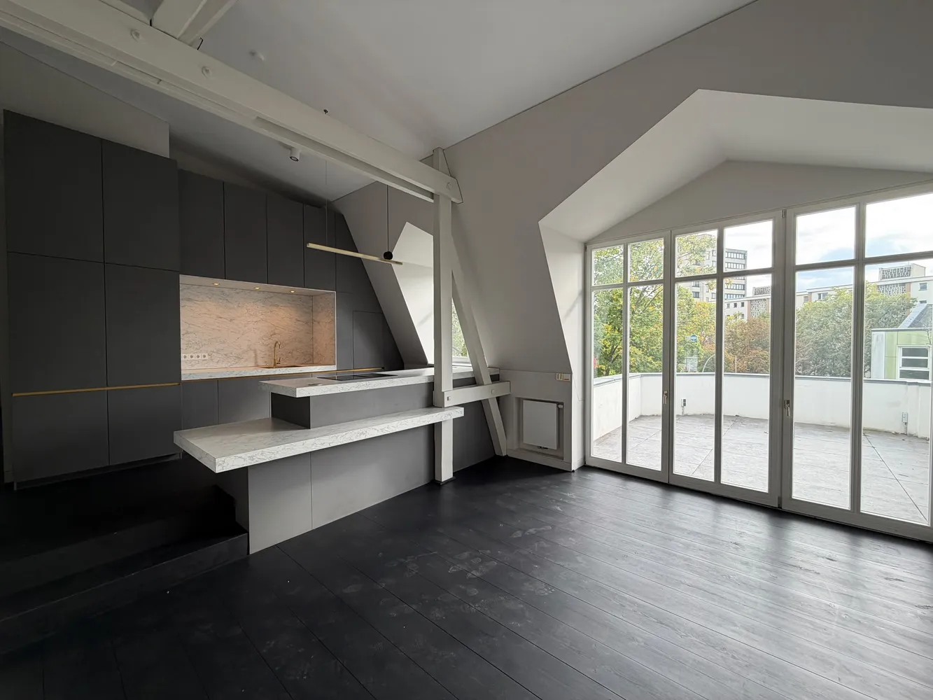6 room apartment with 230 m² in Berlin – Photo 2