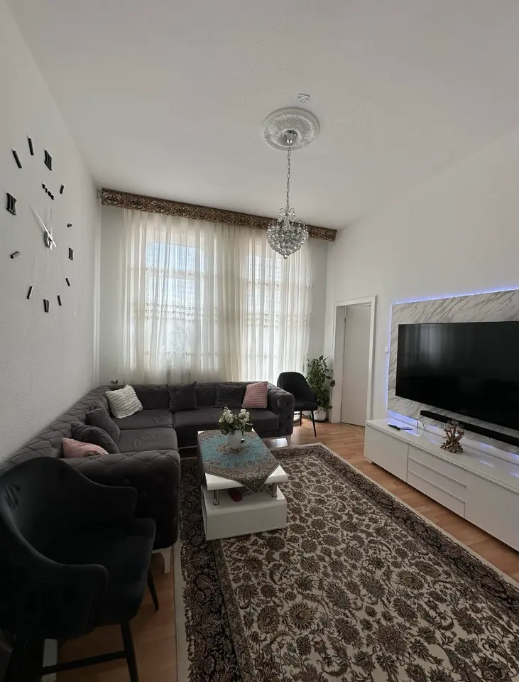 4 Zimmer Wohnung mit 130 m² in Hannover – Bild 1