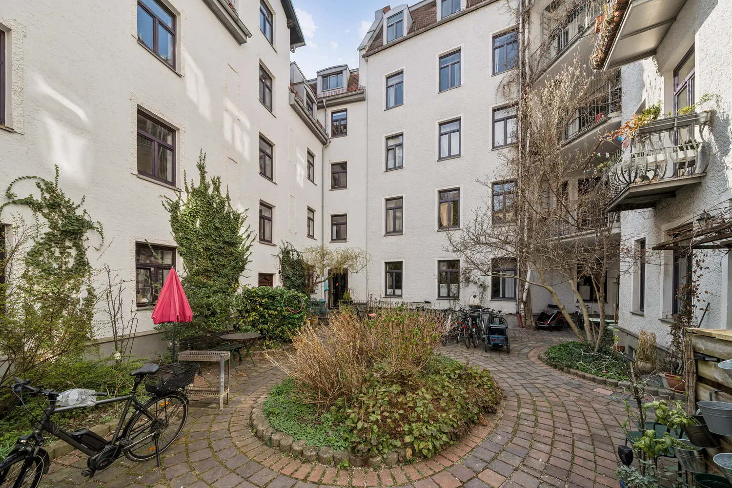 1 room apartment with 34 m² in Munich – Photo 3