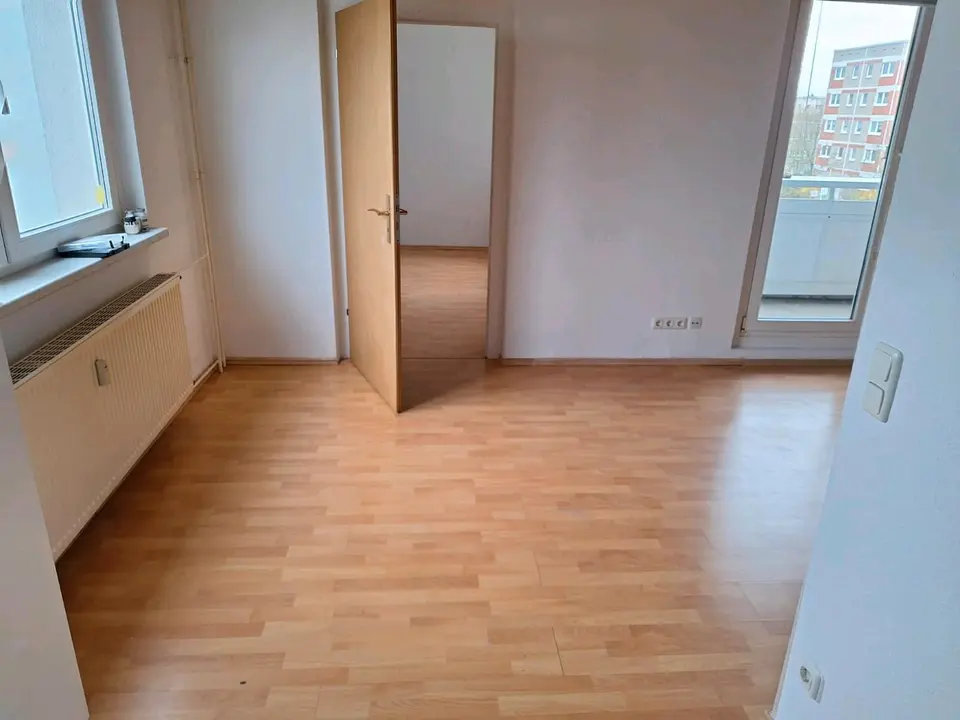 4 Zimmer Wohnung mit 68 m² in Halle (Saale) – Bild 2