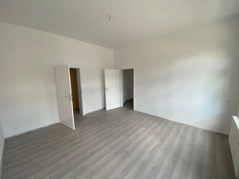5 Zimmer Wohnung mit 95 m² in Zwickau – Bild 1