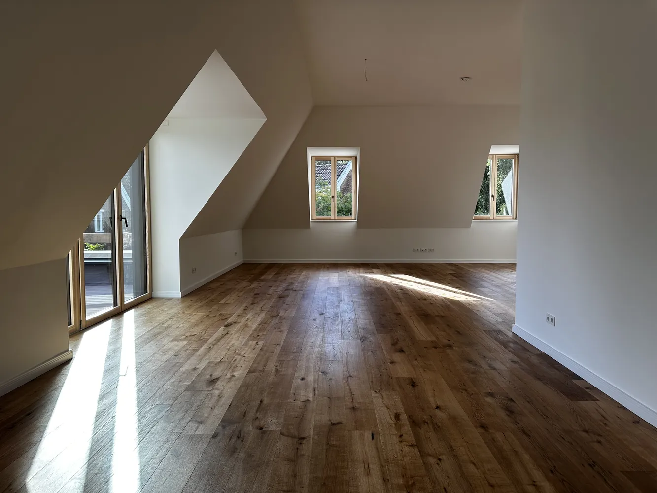4 Zimmer Wohnung mit 181 m² in Kiel – Bild 2