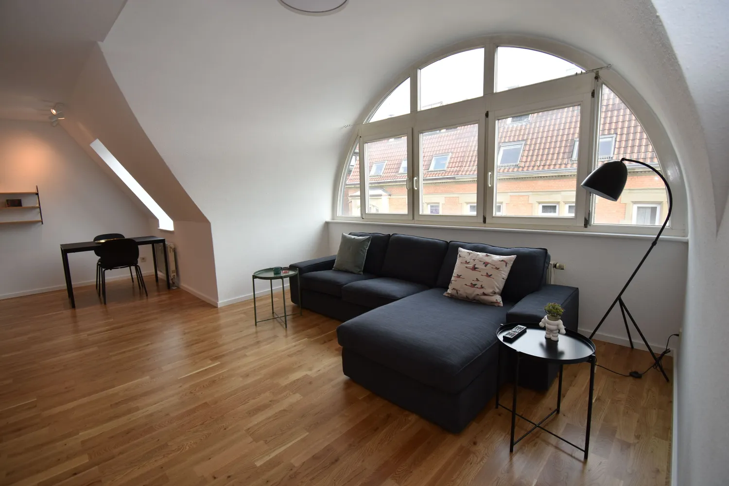 2 Zimmer Wohnung mit 45 m² in Stuttgart – Bild 2