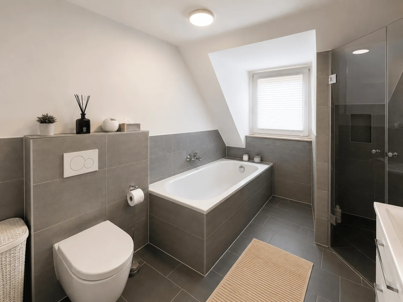 4 Zimmer Wohnung mit 95 m² in Hannover – Bild 10