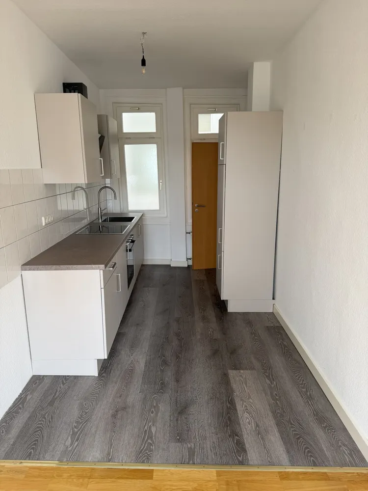 6 Zimmer Wohnung mit 141 m² in Wiesbaden – Bild 4