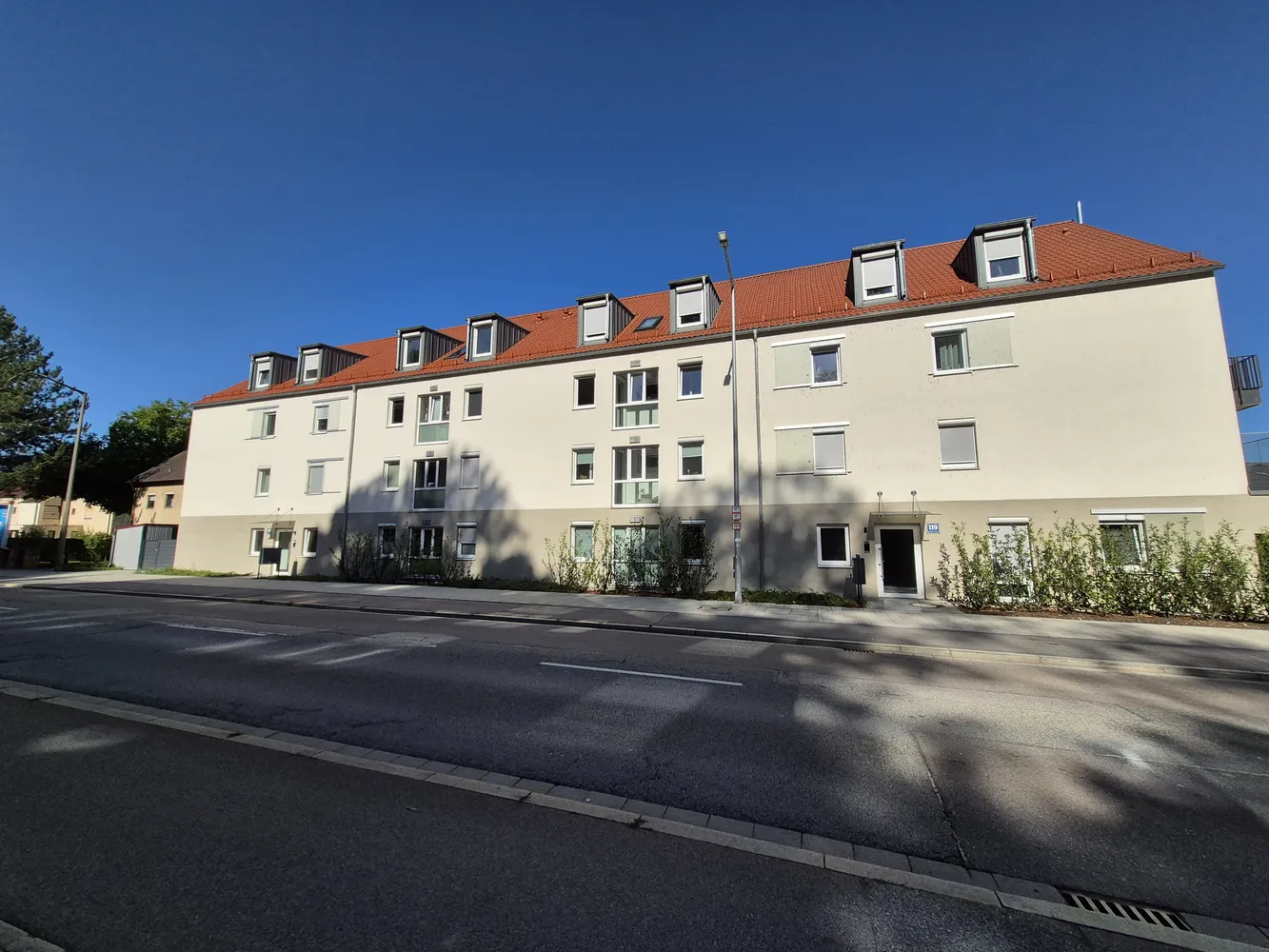 3 Zimmer Wohnung mit 85 m² in Regensburg – Bild 2