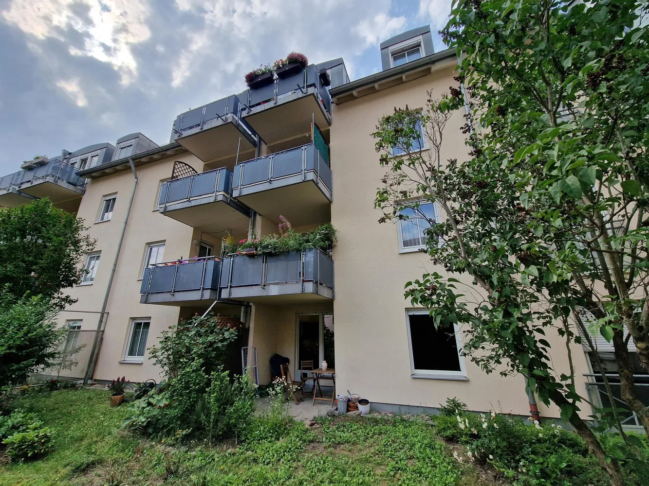 2 Zimmer Wohnung mit 64 m² in Dresden – Bild 1