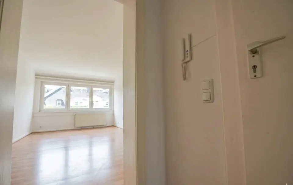3 Zimmer Wohnung mit 80 m² in Wiesbaden – Bild 2