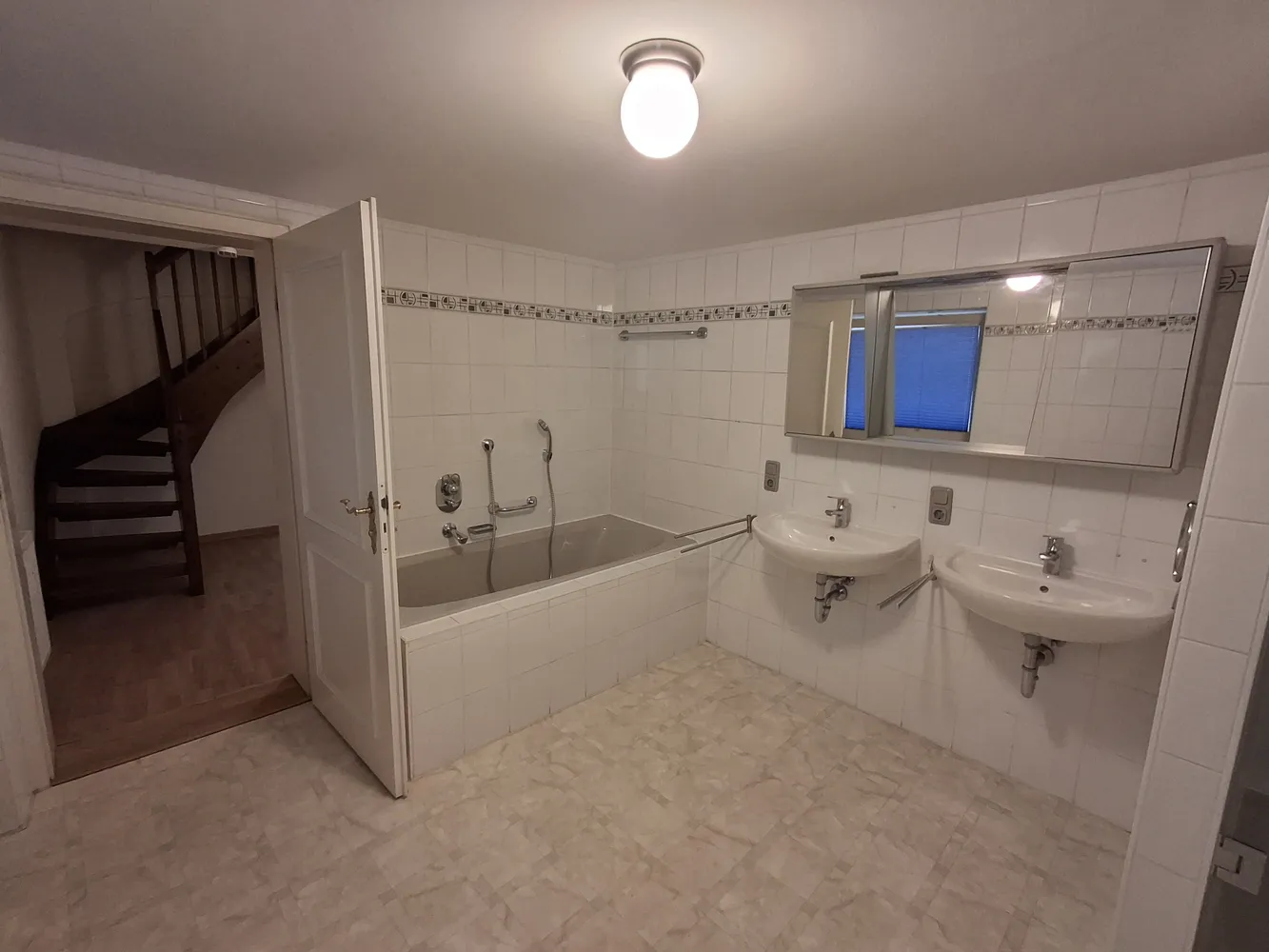 4 Zimmer Wohnung mit 117 m² in Augsburg – Bild 10