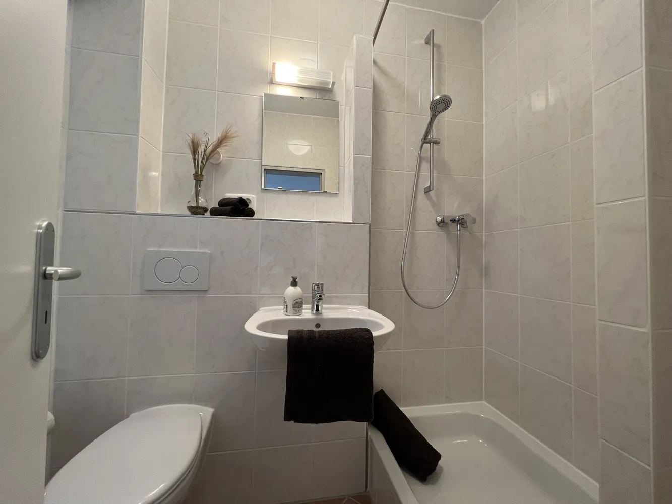 1 room apartment with 25 m² in Munich – Photo 2