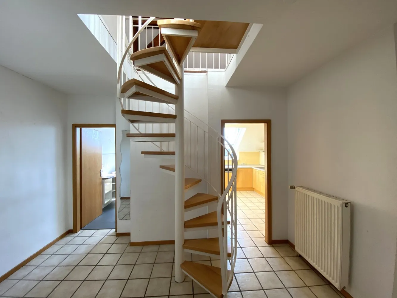 2 Zimmer Wohnung mit 113 m² in Hamburg – Bild 2