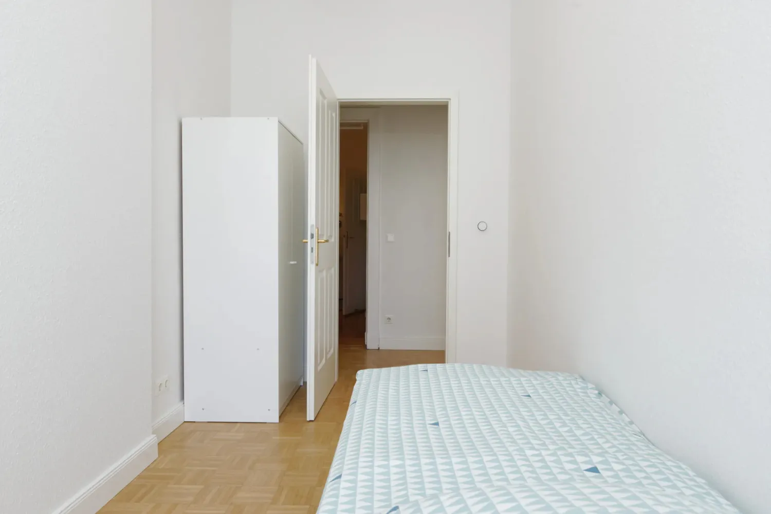 Shared room with 10 m² in Berlin – Photo 3