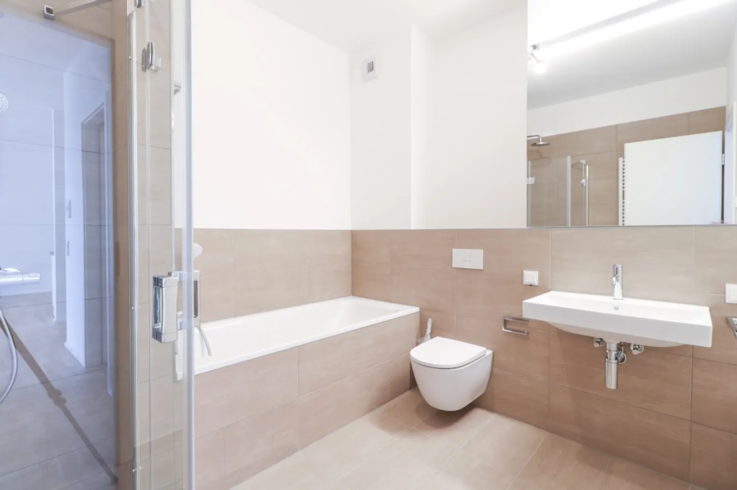2 room apartment with 70 m² in Frankfurt am Main – Photo 6