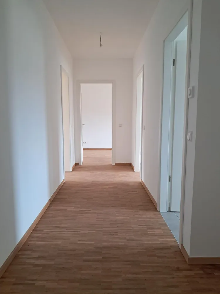 4 Zimmer Wohnung mit 97 m² in Hannover – Bild 2