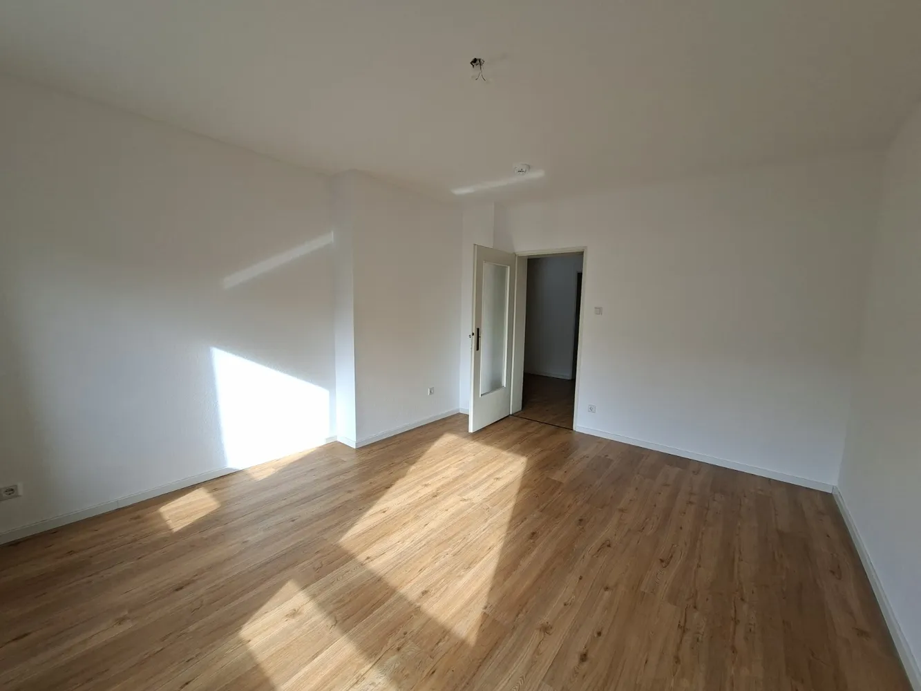 2 room apartment with 66 m² in Düsseldorf – Photo 4
