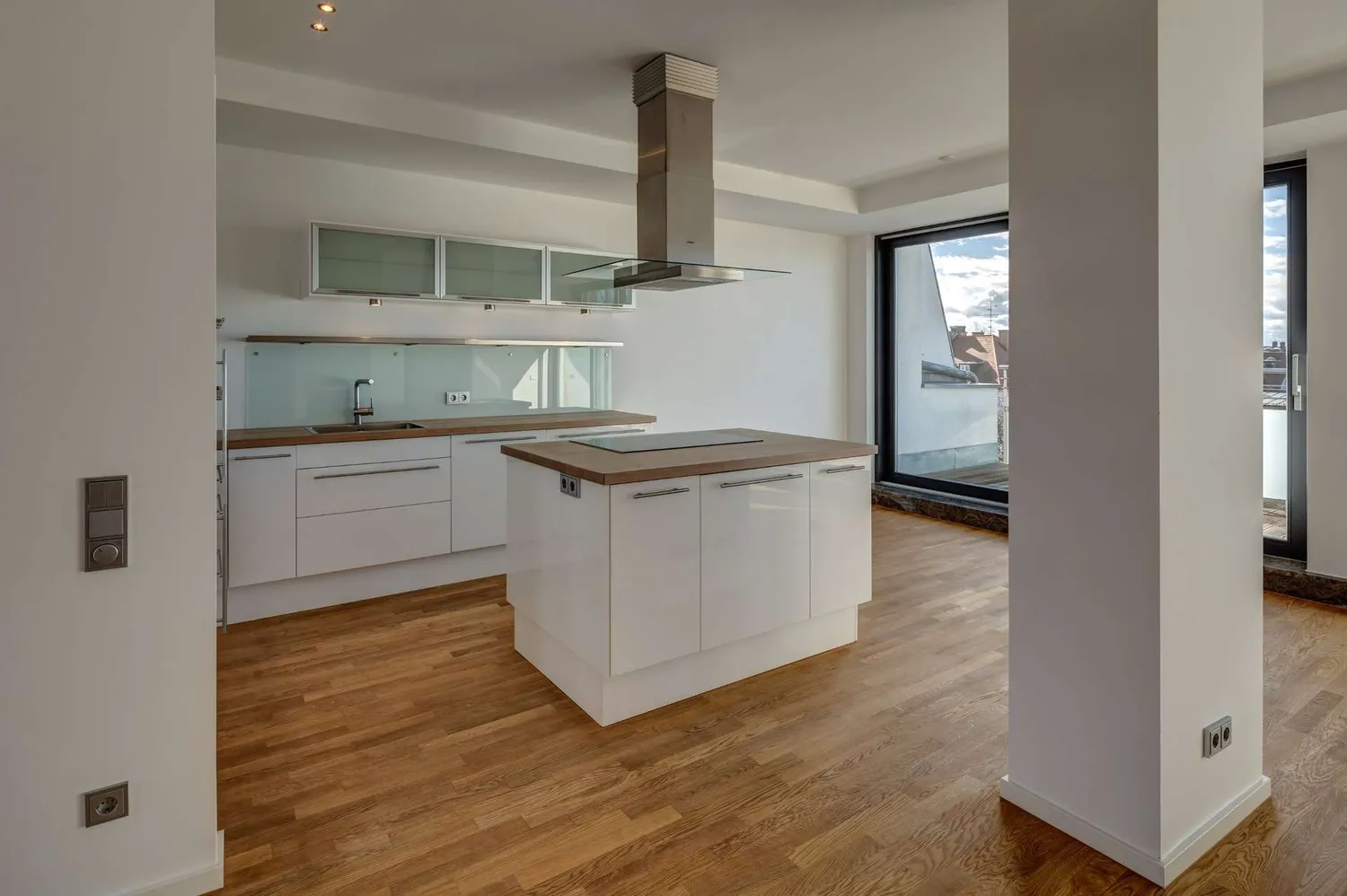 5 Zimmer Wohnung mit 175 m² in München – Bild 2