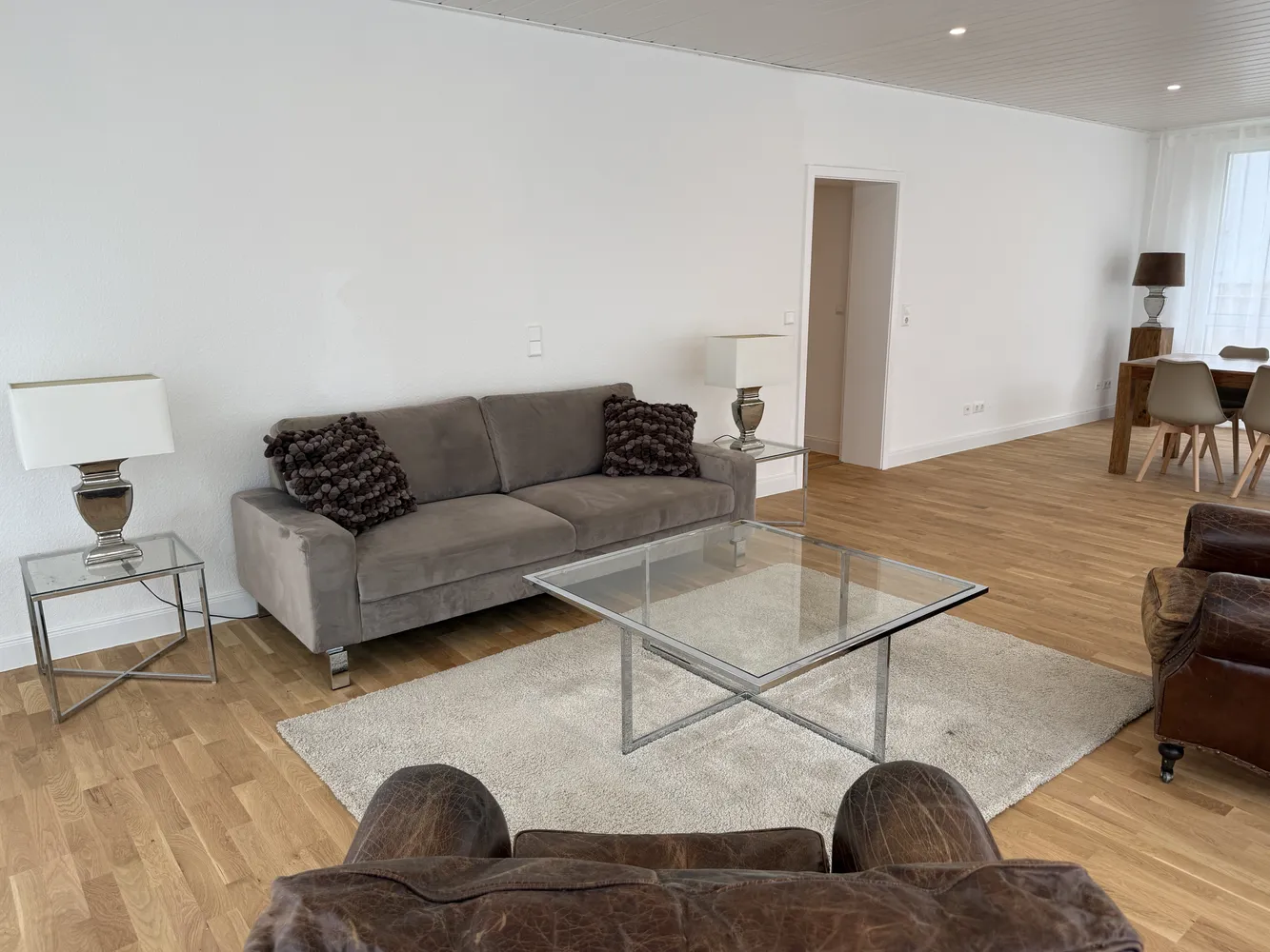 2 Zimmer Wohnung mit 85 m² in Frankfurt am Main – Bild 2