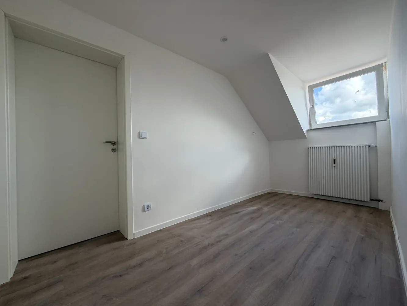 6 Zimmer Wohnung mit 140 m² in Mönchengladbach – Bild 3